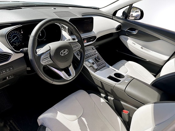 Hyundai Santa Fe 4 of 21