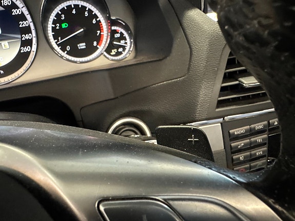 Mercedes-Benz E200 16 of 18
