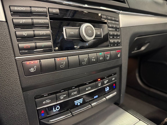 Mercedes-Benz E200 14 of 18