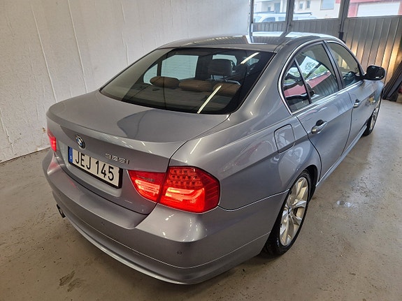 BMW 325i 4 of 19