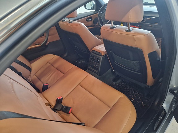 BMW 325i 14 of 19