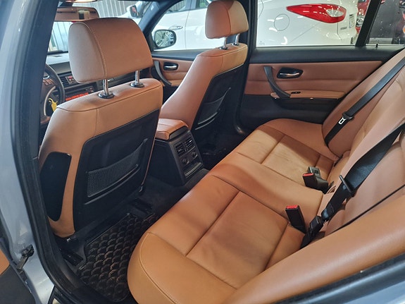 BMW 325i 13 of 19
