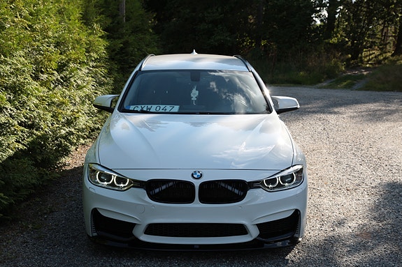 BMW 320d 2 of 8