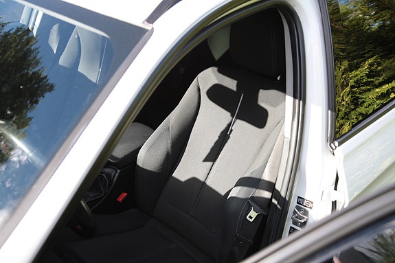 BMW 320d 6 of 8