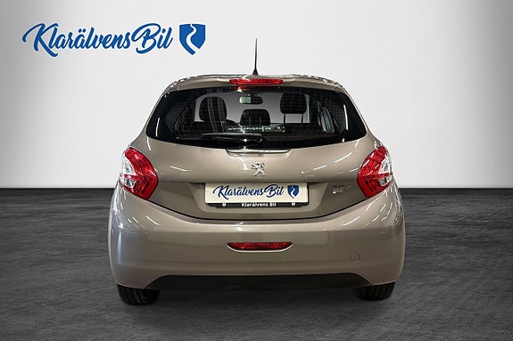 Peugeot 208 7 of 15