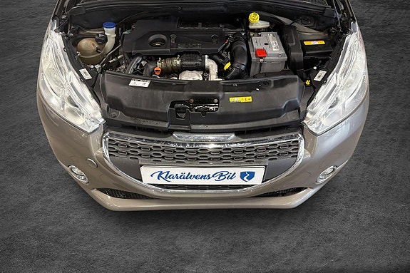 Peugeot 208 14 of 15