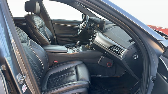 BMW 520 3 of 9