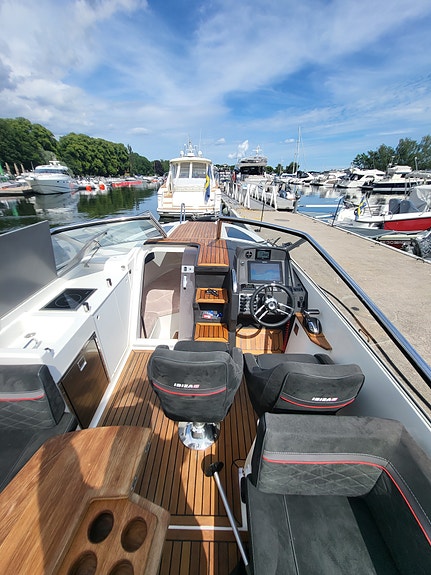 Ibiza 811 Touring Norsk handbyggd premium båt med Yamaha F300 V6 21 i bruk 2022 4 of 12