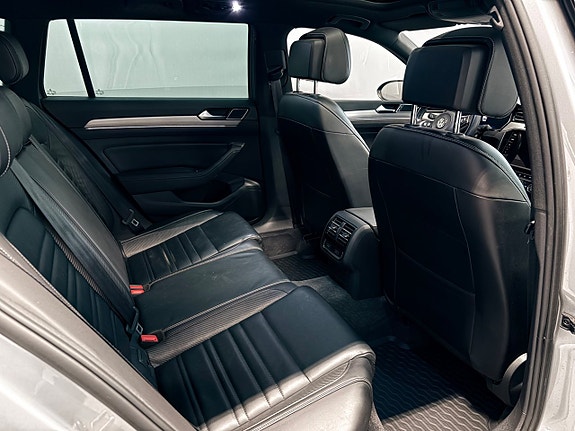 Volkswagen Passat 27 of 30