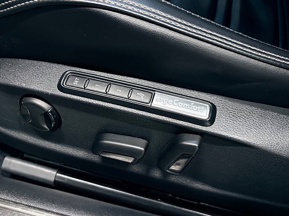 Volkswagen Passat 14 of 30