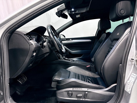 Volkswagen Passat 12 of 30