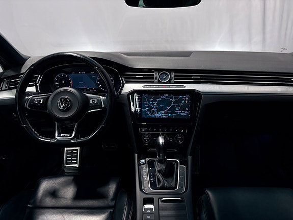 Volkswagen Passat 15 of 30