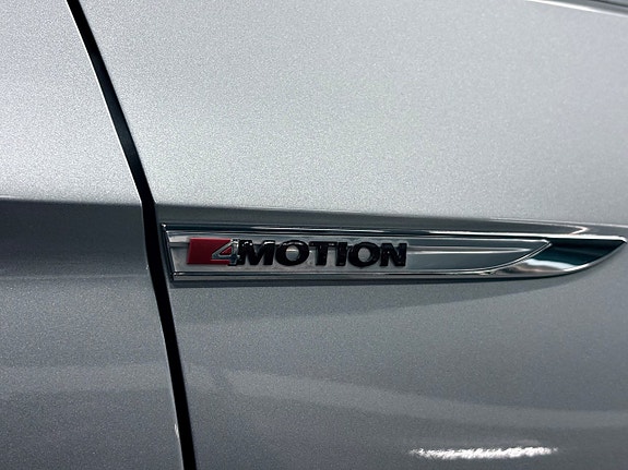 Volkswagen Passat 7 of 30