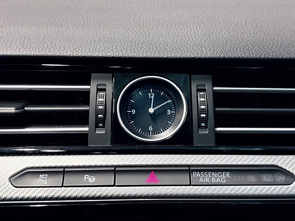 Volkswagen Passat 25 of 30