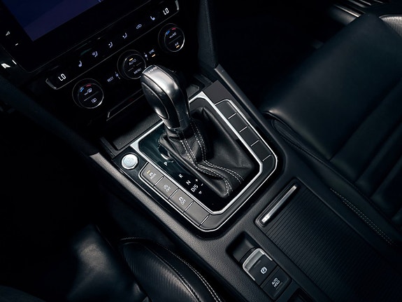 Volkswagen Passat 28 of 30