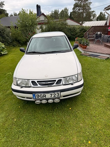 Saab 9-3 2 of 5