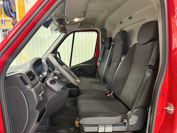 Renault Master 8 of 15
