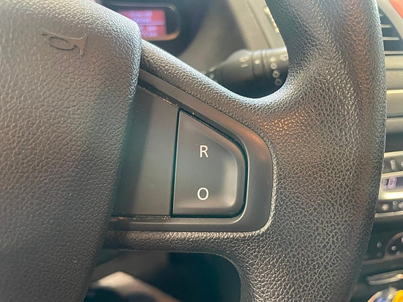 Renault Megane 18 of 21