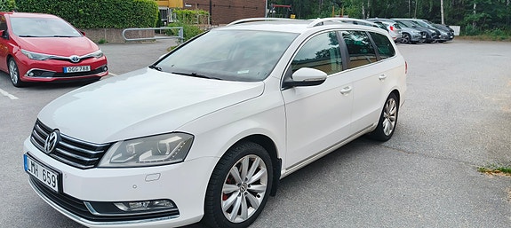 Volkswagen Passat 2 of 8