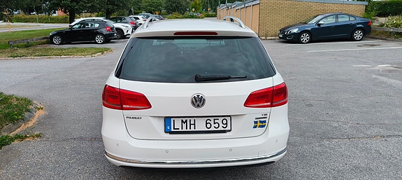 Volkswagen Passat 4 of 8