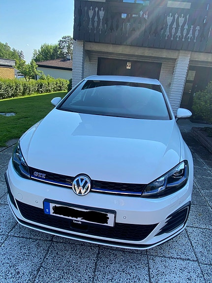Volkswagen Golf VII 3 of 3
