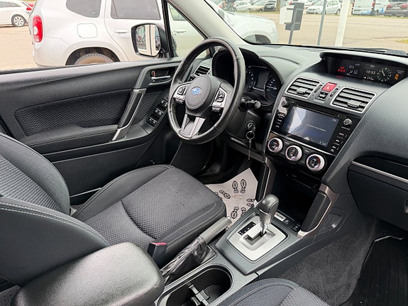 Subaru Forester 10 of 30