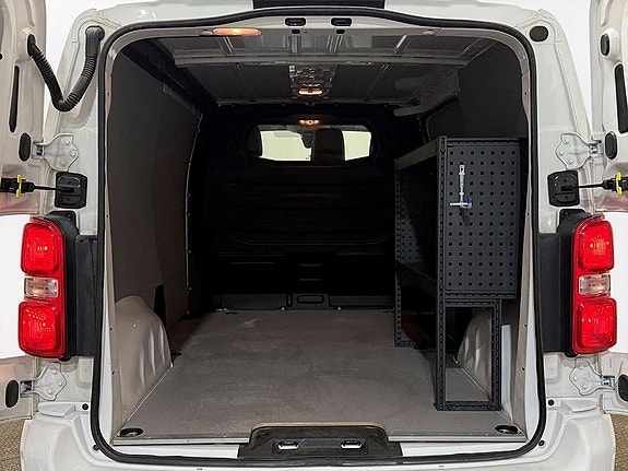 Peugeot e-Expert 12 of 23