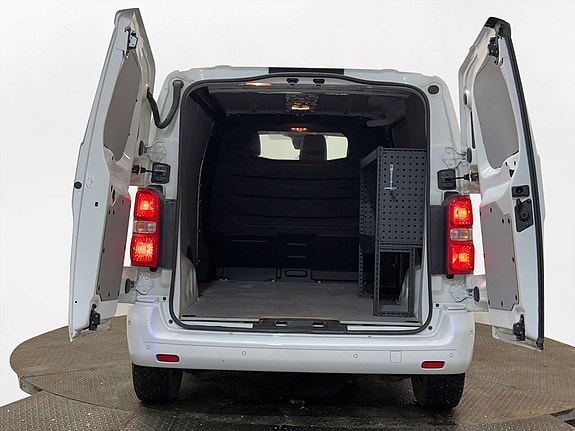 Peugeot e-Expert 8 of 23