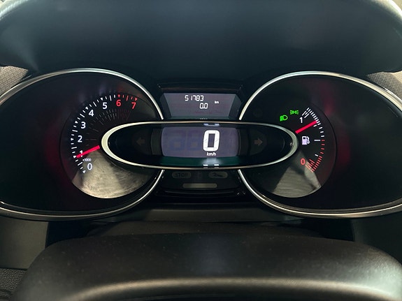 Renault Clio 21 of 23