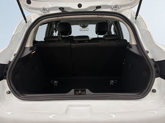 Renault Clio 12 of 23