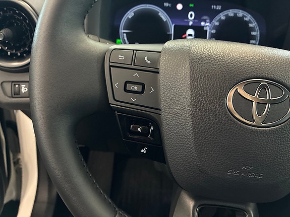 Toyota C-HR 19 of 23
