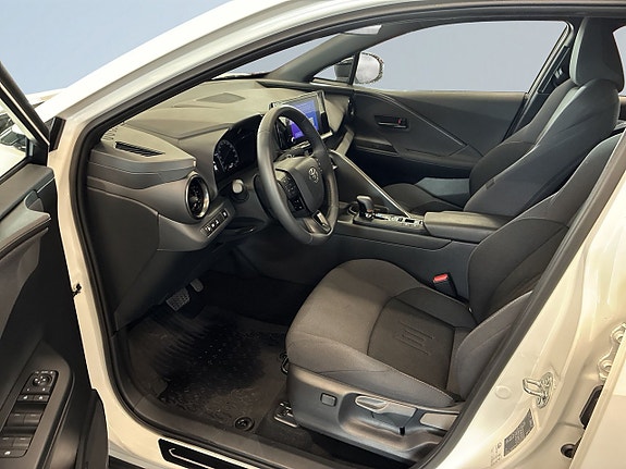 Toyota C-HR 7 of 23