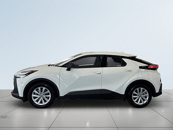Toyota C-HR 4 of 23