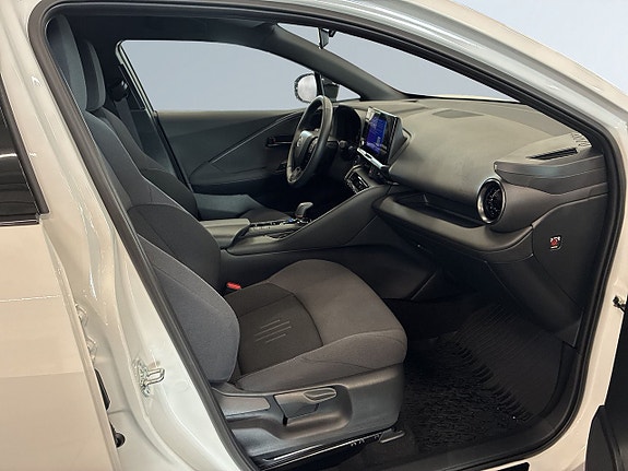 Toyota C-HR 10 of 23