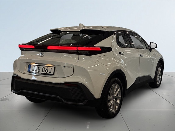 Toyota C-HR 6 of 23