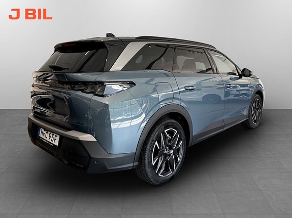 Peugeot 5008 3 of 17