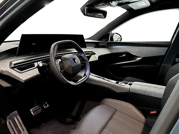 Peugeot 5008 4 of 17