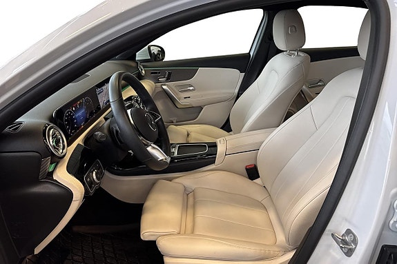 Mercedes-Benz A200 13 of 19