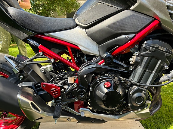 Kawasaki Z900 9 of 10