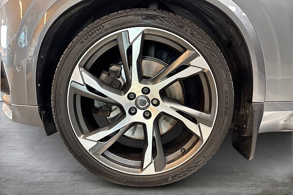 Volvo XC90 16 of 18