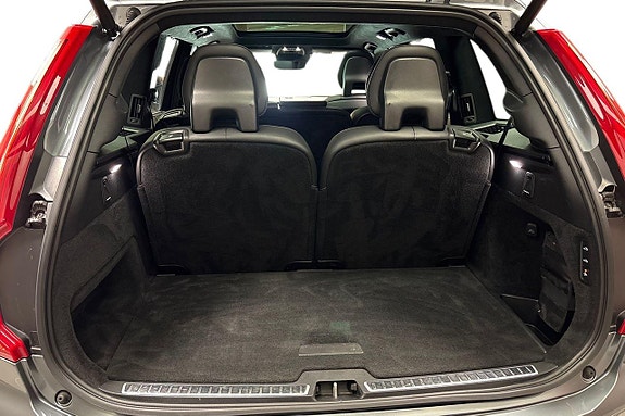 Volvo XC90 15 of 18