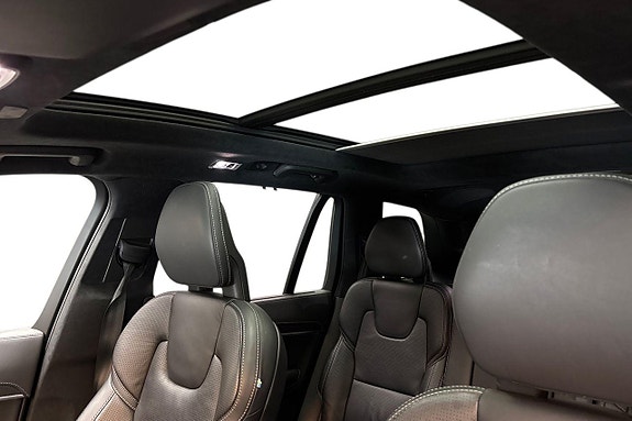 Volvo XC90 17 of 18