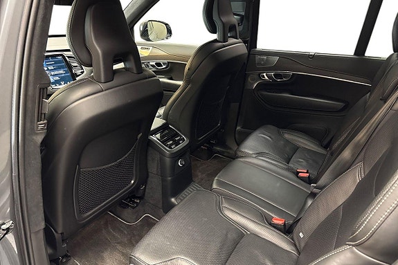 Volvo XC90 11 of 18