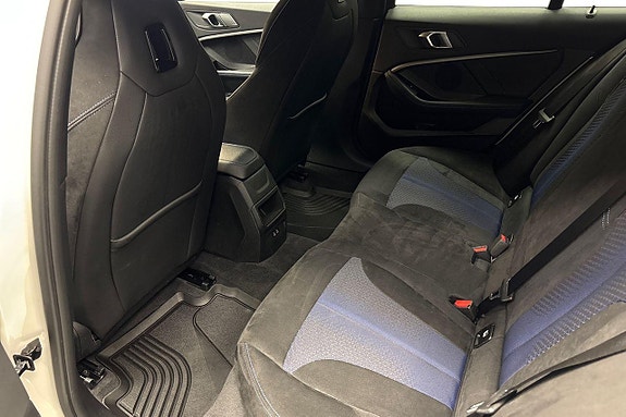 BMW 118i 11 of 16