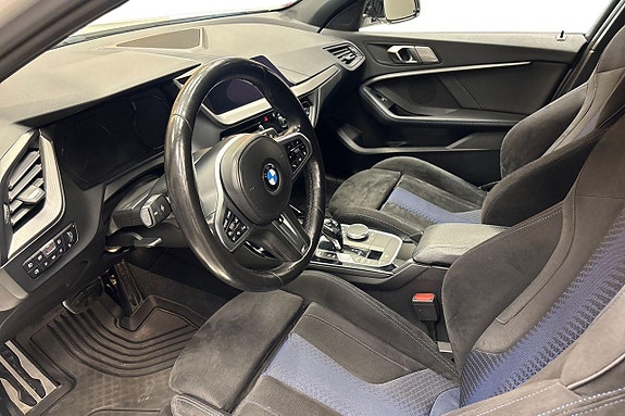 BMW 118i 9 of 16