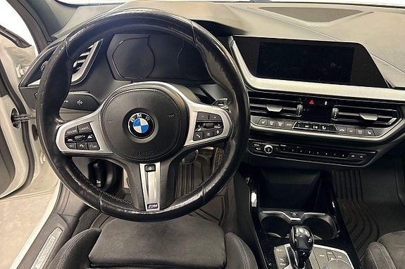 BMW 118i 10 of 16