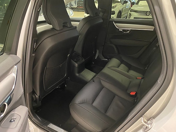 Volvo V90 11 of 13