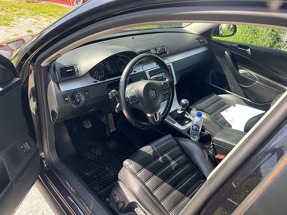 Volkswagen Passat 3 of 5