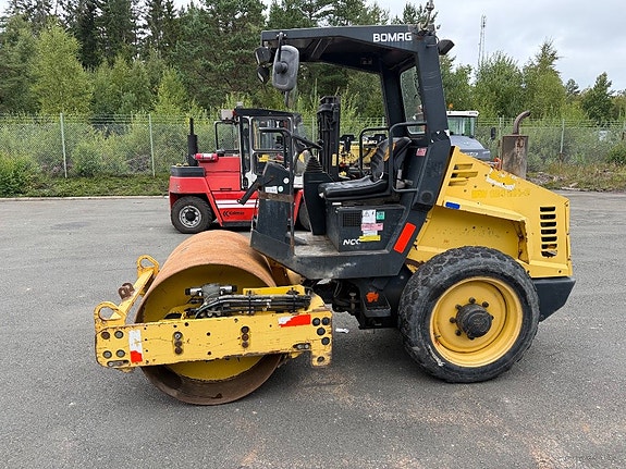 Jordpackningsvält Bomag BW124 DH-3 2 of 5