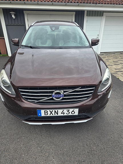 Volvo XC60 2 of 3